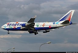 Boeing 747-400 Transaero "Рейс надежды". Самолёт с ладошками! - Herpa 1:500