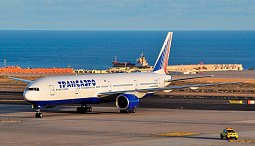 Transaero B777-300 (EI-UNM) - JC Wings 1:200