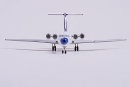 Металлическая модель авиалайнера Ил-62 в масштабе 1:400