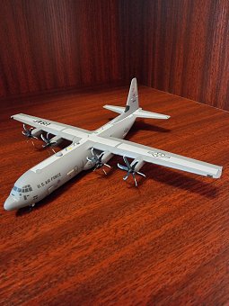 Отличный вариант: Lockheed C-130-30J Super Hercules "The Rock", Gemini 200.