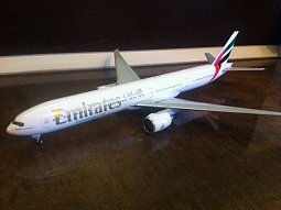   Boeing 777-300ER Emirates  Gemini Jets 1:200