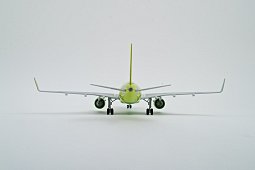 Масштабная модель самолета Airbus A320 авиакомпании S7 Airlines