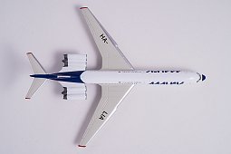 Модель авиалайнера Ил-62 в масштабе 1:400