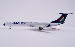 Металлическая модель самолета Ил-62 в масштабе 1:400