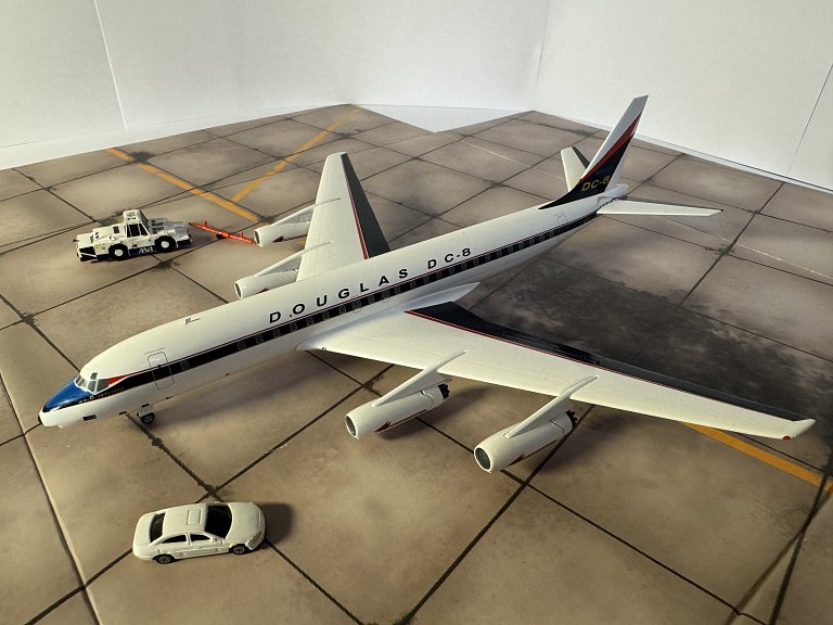 Douglas / McDonnell Douglas -  2 - DC-8